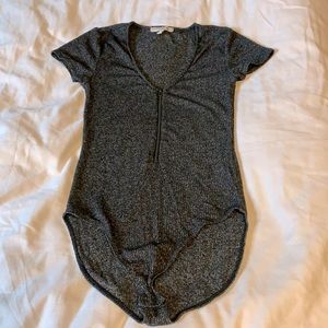Express - Short Sleeve Ribbed Zip Front Bodysuit